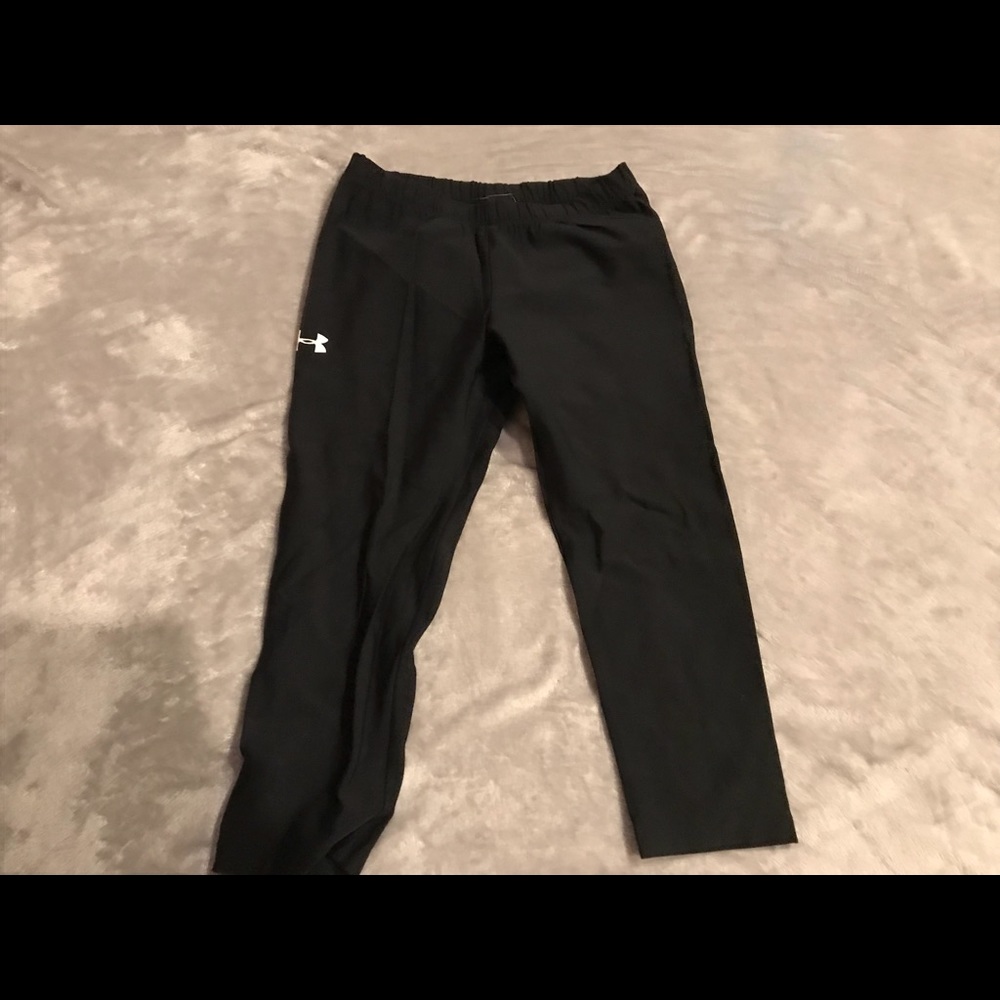 Under armor cropped compression leggings